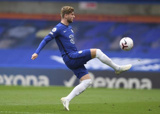 库里31+7+7关键球教做人！勇士三分雨轰垮雄鹿，字母哥34+10累瘫也带不动猪队友