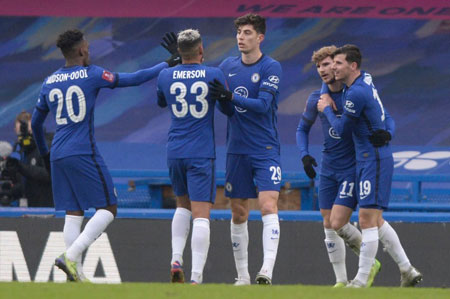 RNG旗下公司宣布破产！Nuguri现身赛场，穿DK队服为许秀加油