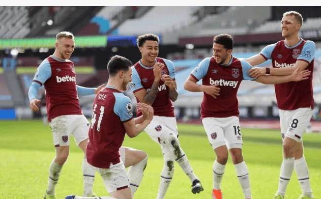 非人类身体素质！状元弗拉格90度崴脚无碍，率残阵独行侠胜篮网