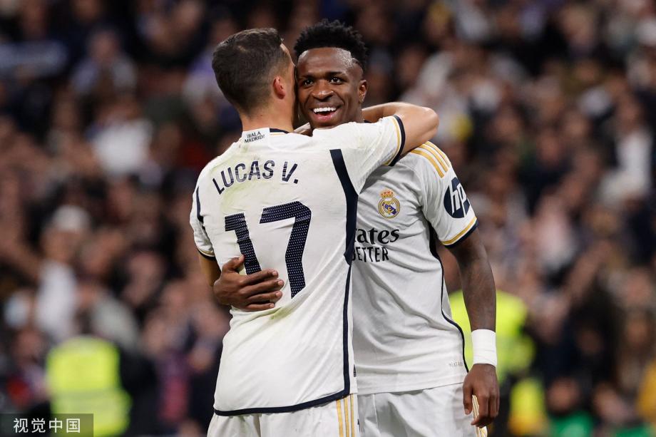 阿坎吉：比塞克非常出色，和他一起并肩作战的感觉很棒