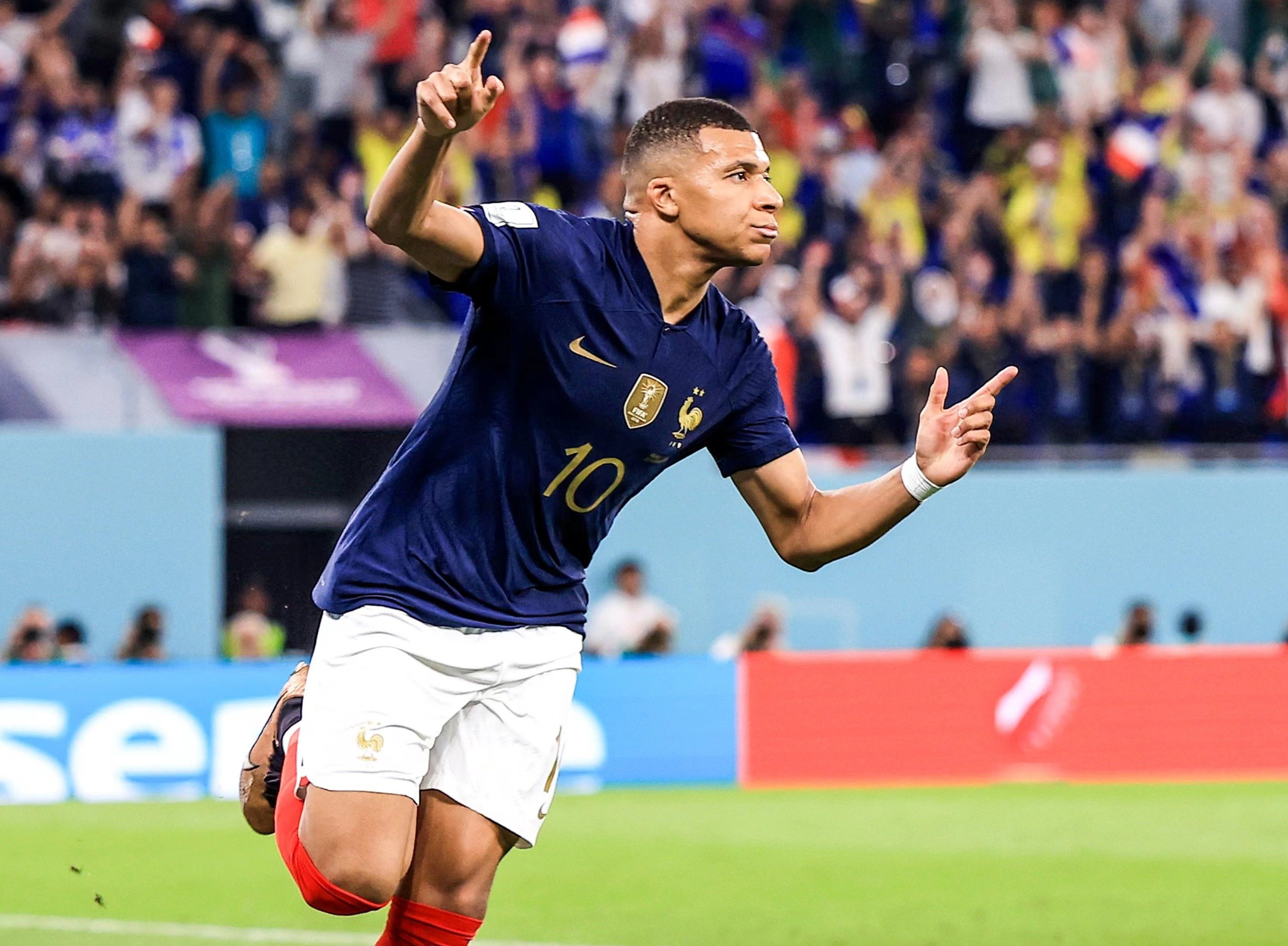 [德甲]三十分钟打卡下班 凯恩替补帽子戏法