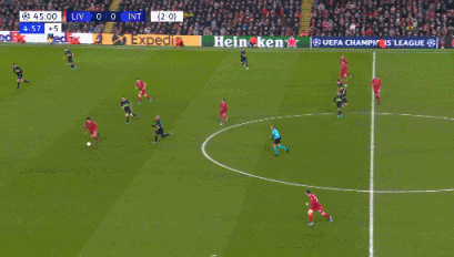 冬奥会：中国短道速滑夺两金